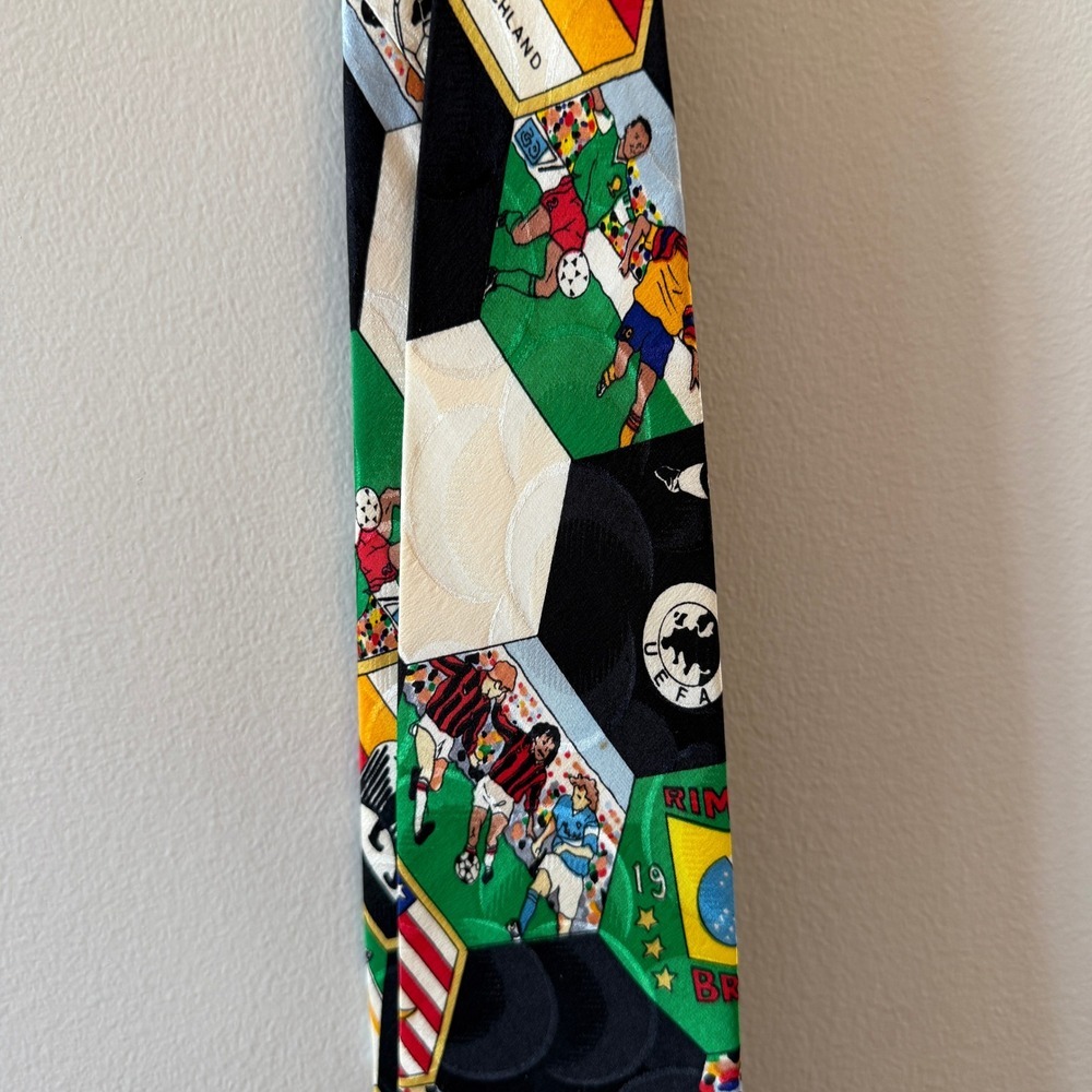 Nicole Miller 1991 Silk Soccer Print Tie – 1994 FIFA World Cup Rare Vintage - Picture 3 of 6